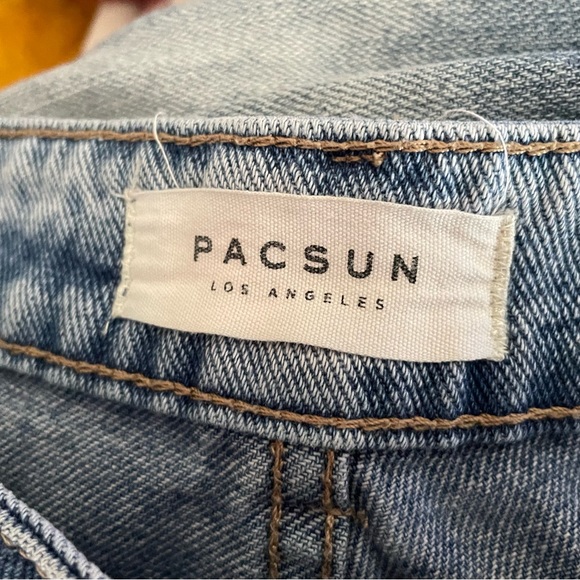 PacSun Mom Shorts Size 28 Distressed Wash Cuffed High Waisted Denim Jean Shorts - Picture 6 of 7